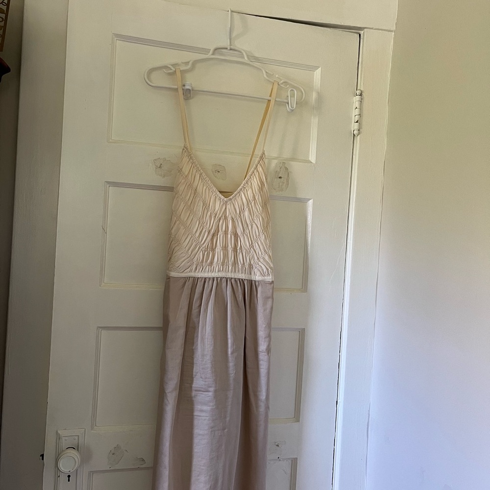 Banana Republic Cream and Grey Sleeveless Dress